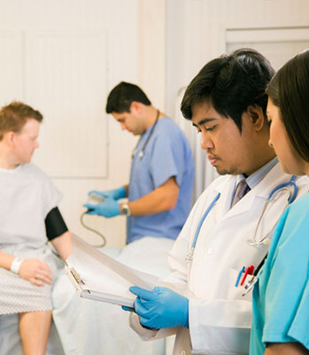 doctor and nurse consulting about opioid overdose image